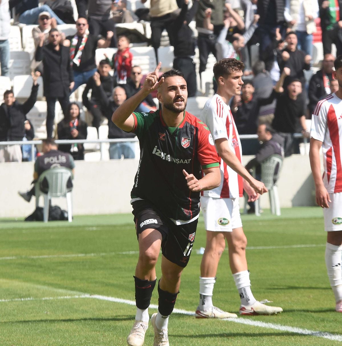 Karşıyaka'da Ömer Faruk bekleniyor