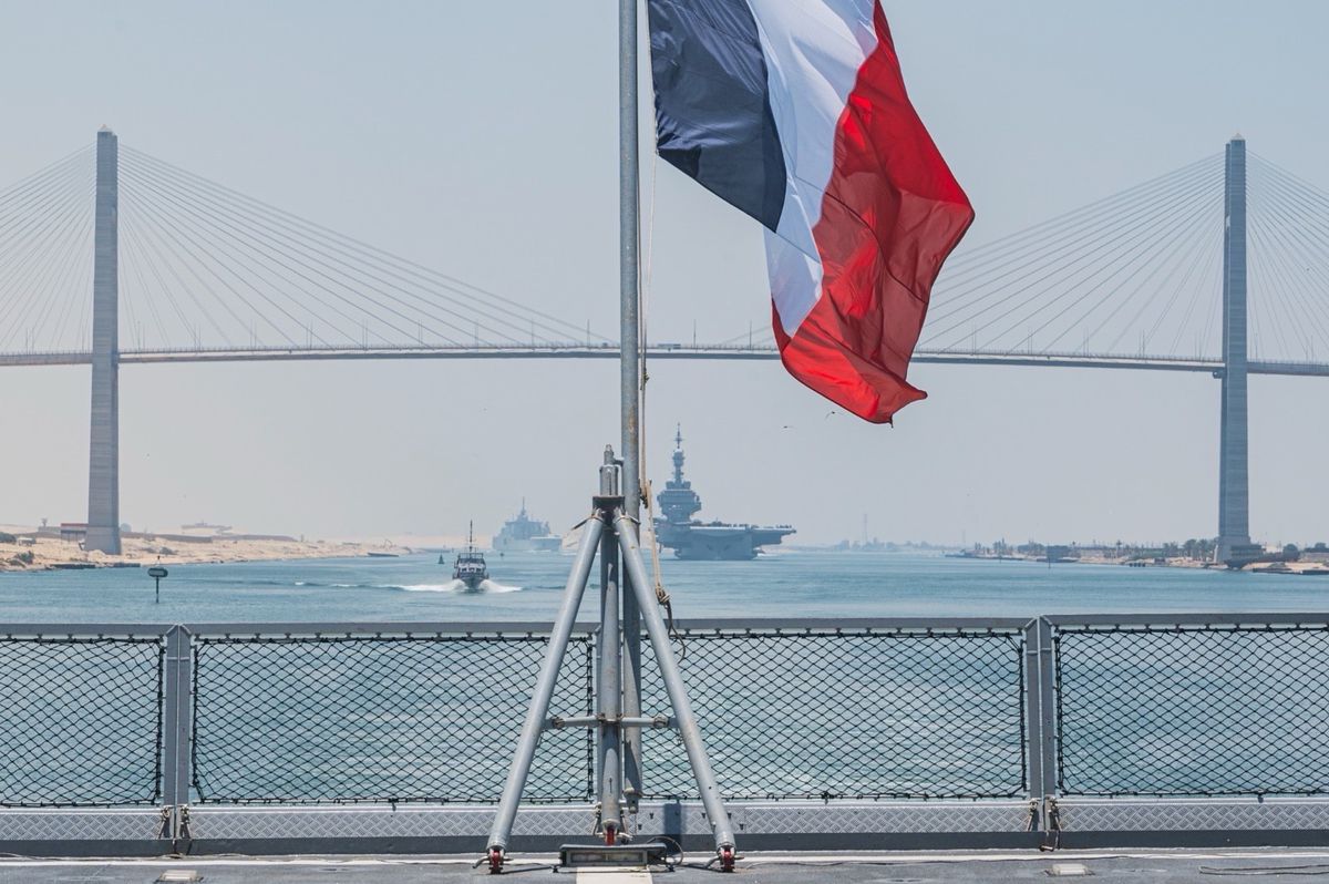 Fransa'nın amiral gemisi Charles de Gaulle'ün Toulon limanına dönüşü.