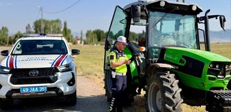 Muş'ta traktör sürücüleri bilgilendirildi