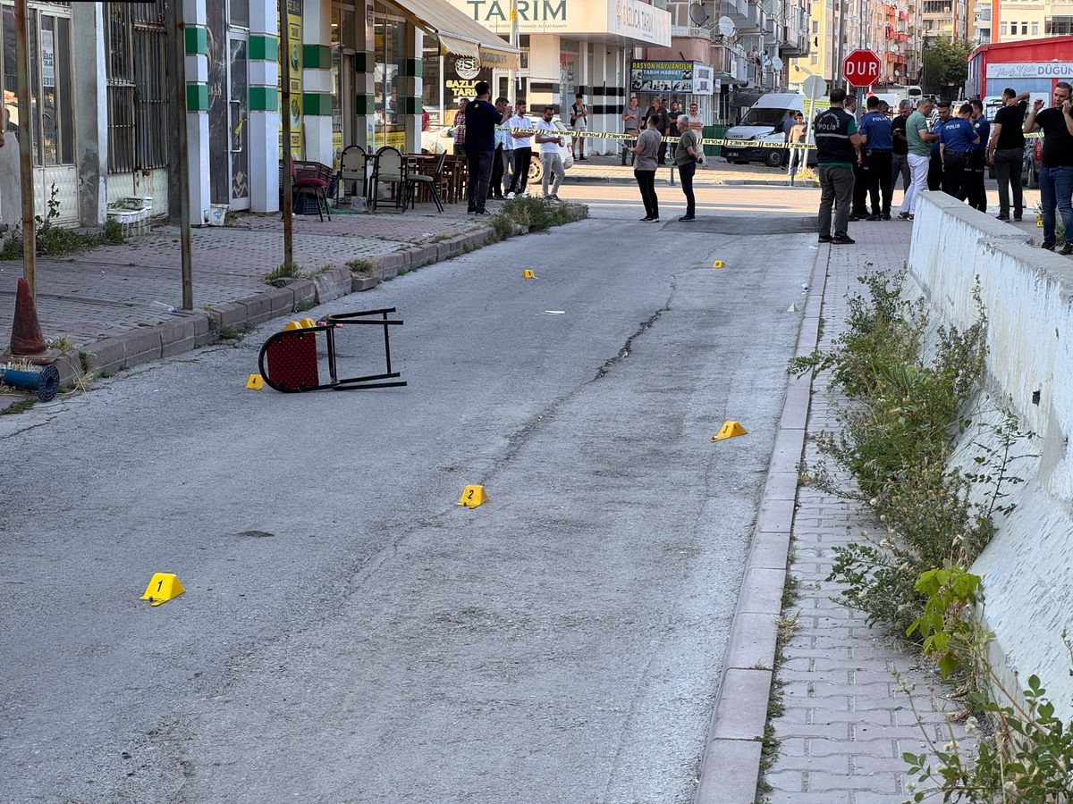 Niğde'de kıraathanede silahlı kavga: 4 yaralı