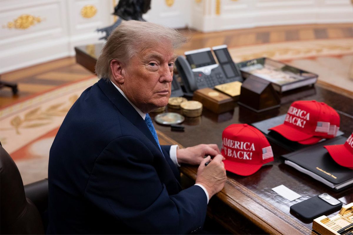 Trump, Hamaney'e veda eden İran'ı yine tehdit etti: Tek bir atışla hepsini etkisiz hale getirebiliriz