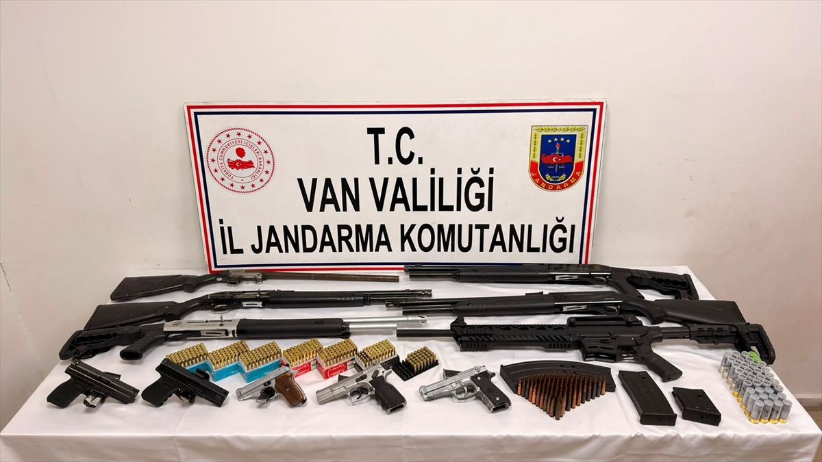 Van'da çobanları silahla tehdit ederek 800 küçükbaş hayvanı yağmalayan 4 şüpheli yakalandı