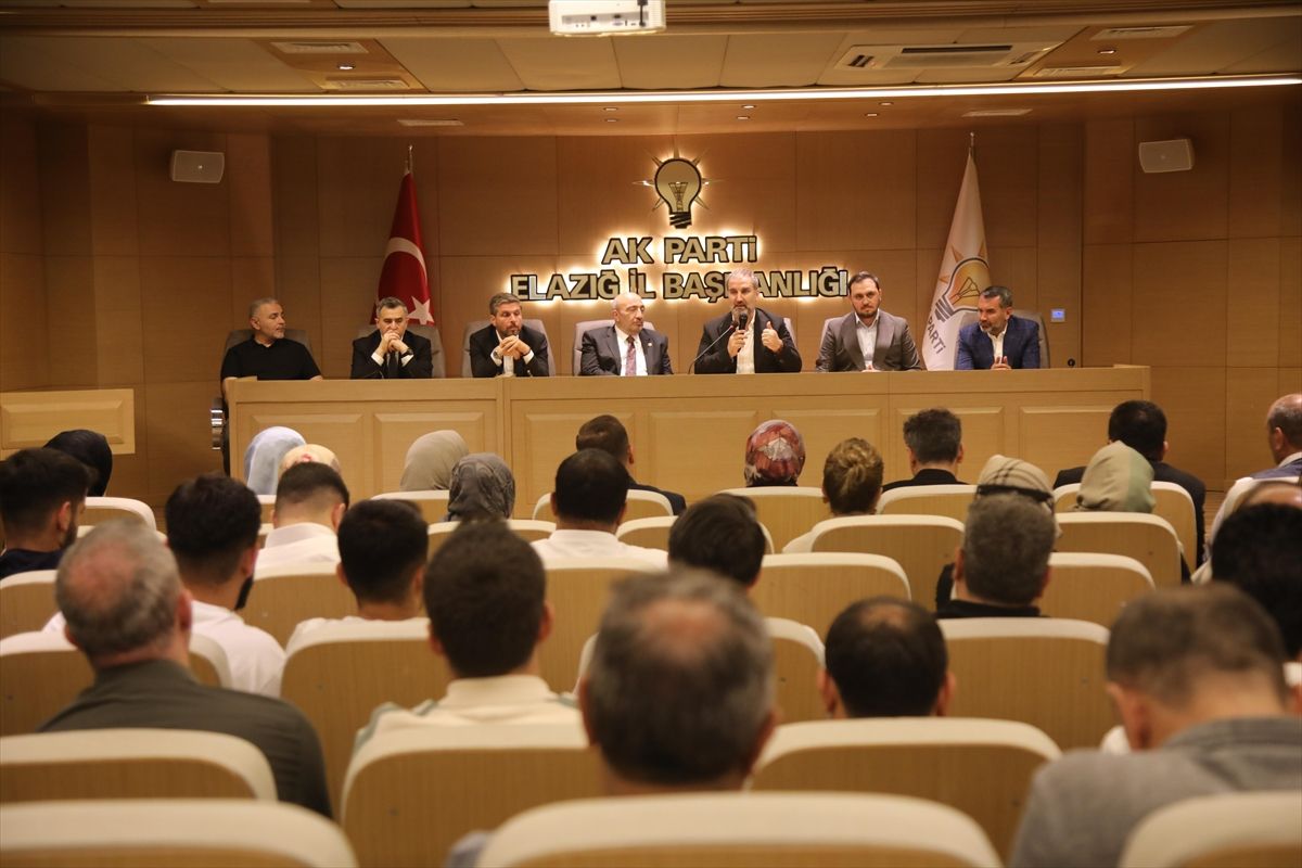 AK Parti Genel Başkan Yardımcısı Mustafa Şen Elazığ'da teşkilat toplantısına katıldı