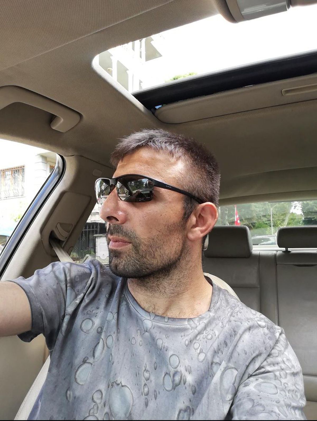 Bahçelievler'de bir hurda deposunda varil içinde cesedi bulunan Mustafa Bayraktar cinayeti davasında, anne ve oğlu hapis cezası aldı.