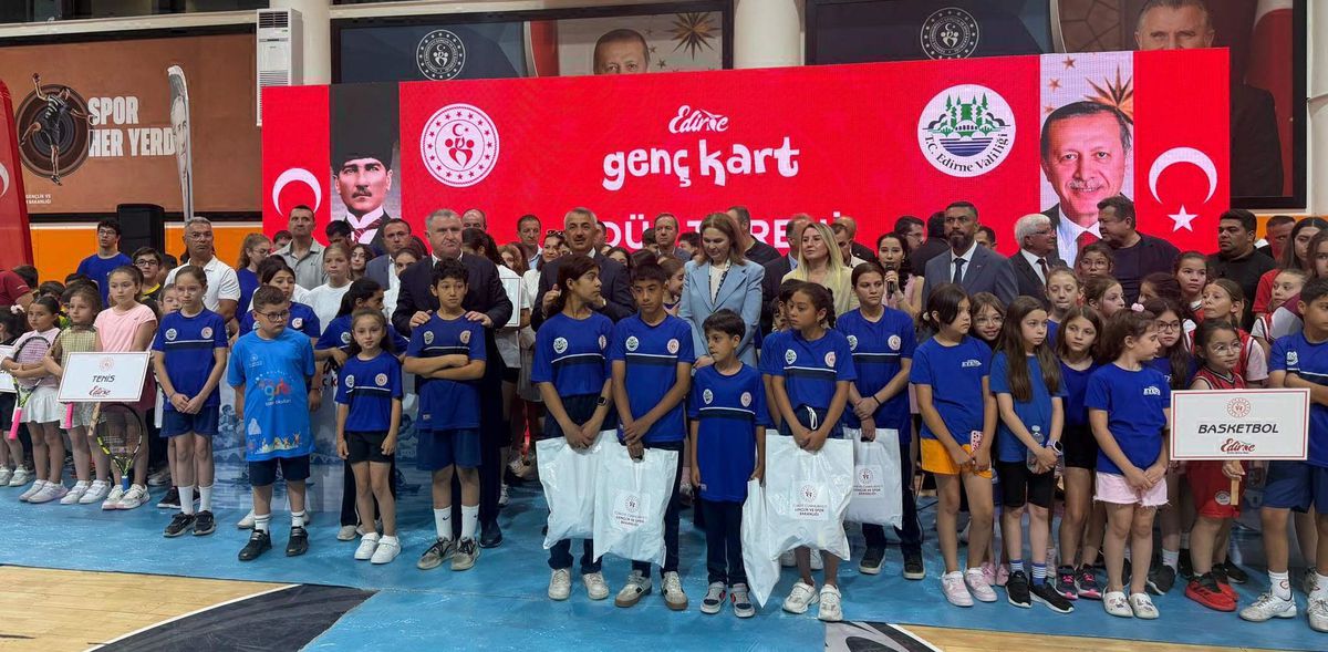 Bakan Bak: Genç Kart ile çocuklarımızı spora kazandırıyoruz