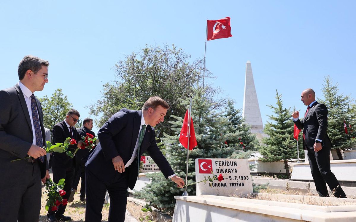 Başbağlar Köyü'nde 33 Yıl Önce PKK Tarafından Katledilen 33 Kişi Anıldı