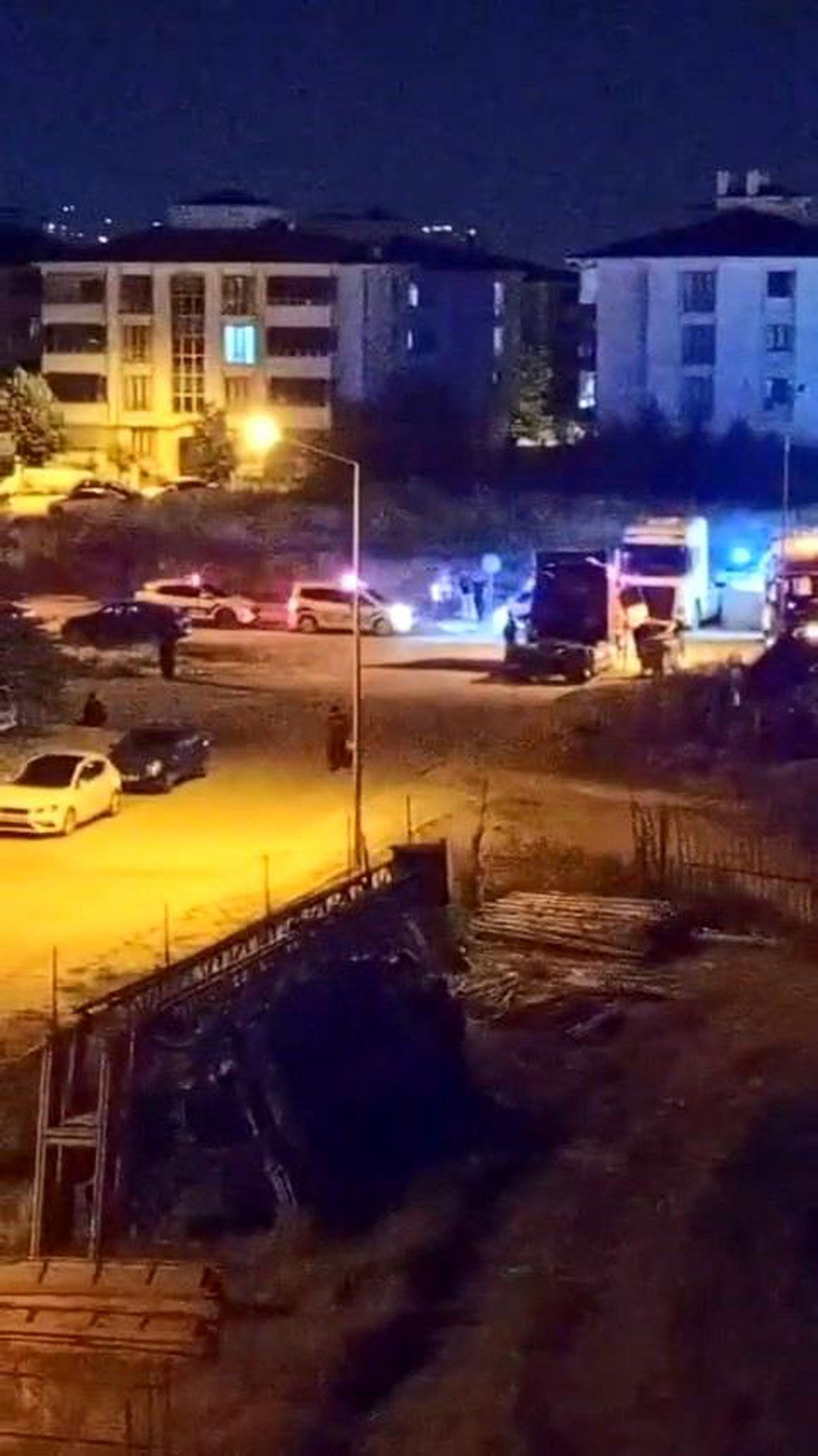 Düğün konvoyunda yolu kapatan tırlara 556 bin lira ceza yazıldı