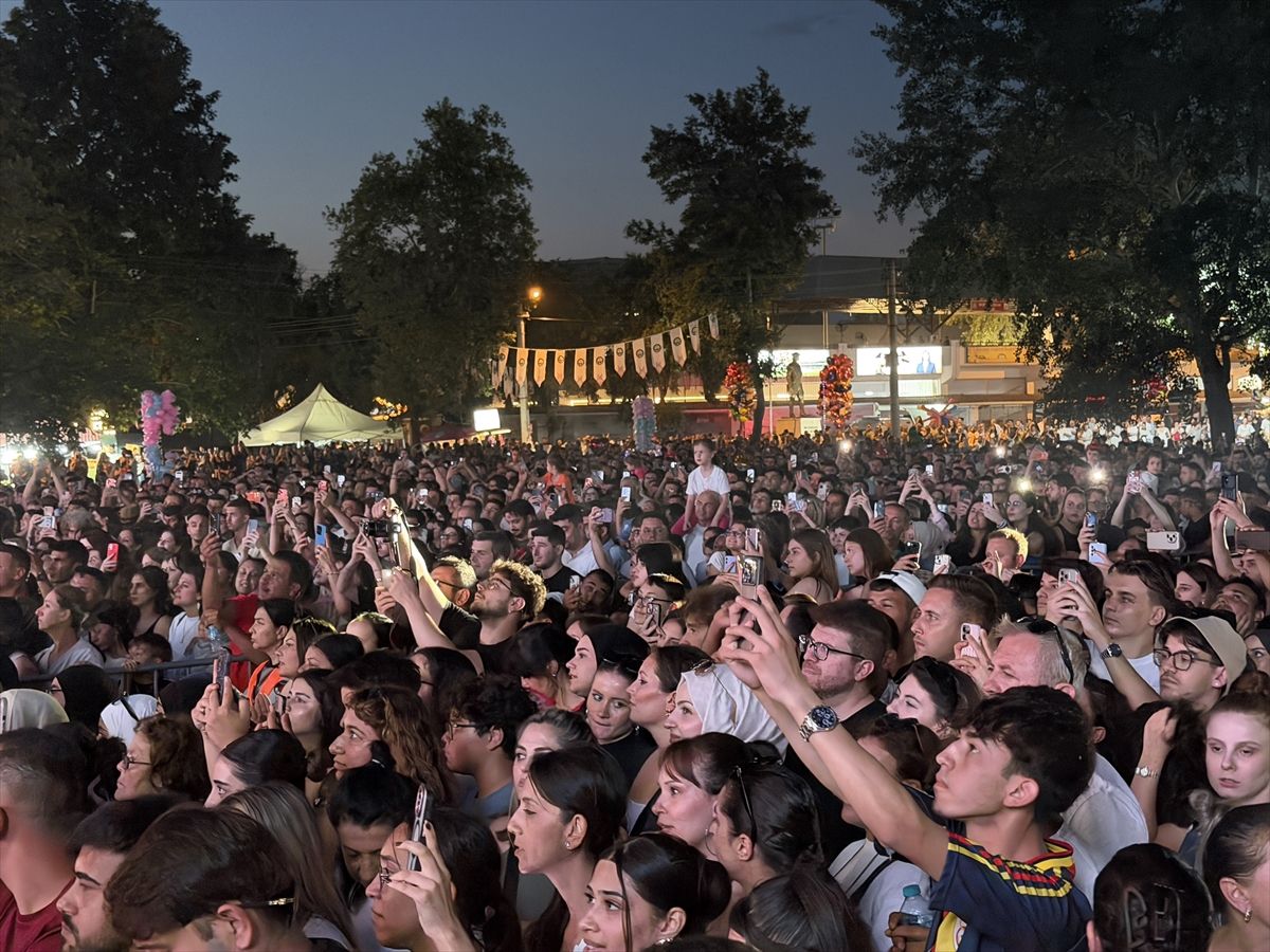 Edirne'de 665. Kırkpınar Festivali'nde Melek Mosso konseri