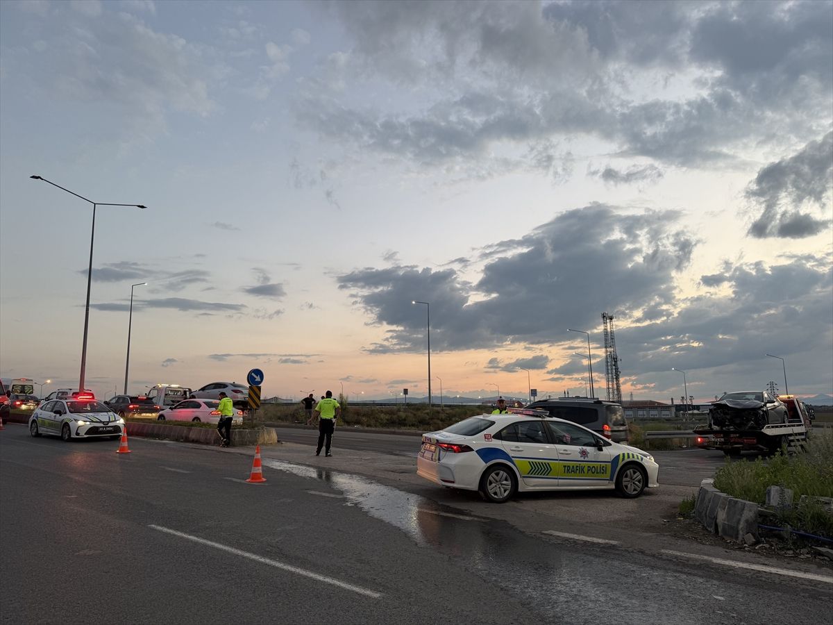 Erzurum'da zincirleme trafik kazasında 5 kişi yaralandı