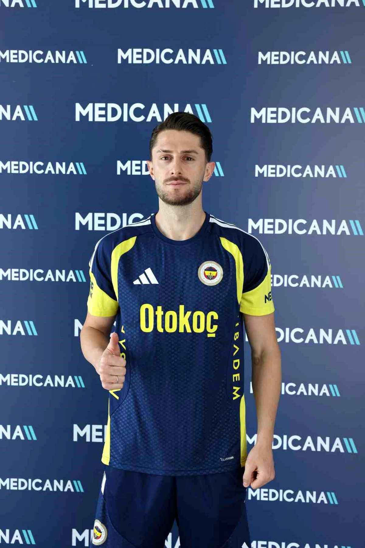 Fenerbahçe'de milli futbolcular sağlık kontrolünden geçti