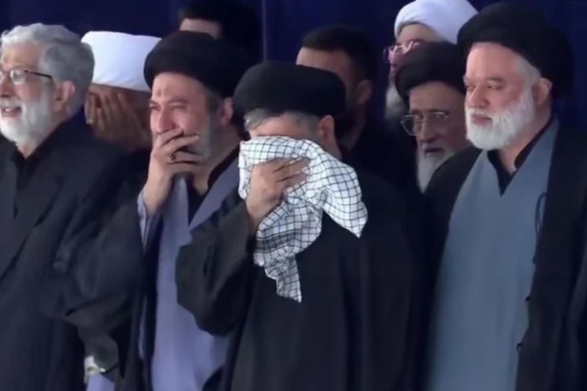 İran'da Ayetullah Ali Hamaney için düzenlenen cenaze töreninden bir görüntü.