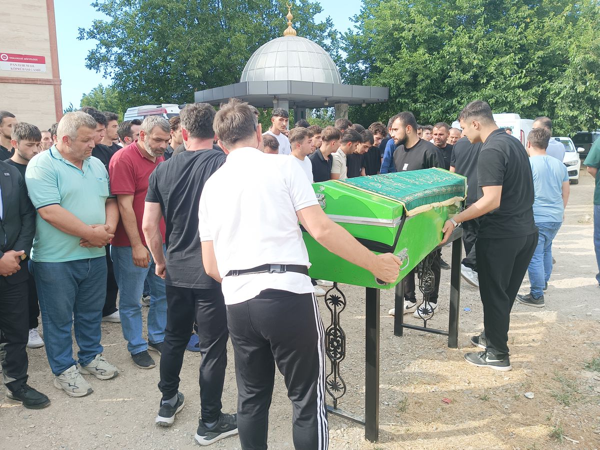 Bünyamin Kadı'nın cenaze töreninden bir görüntü
