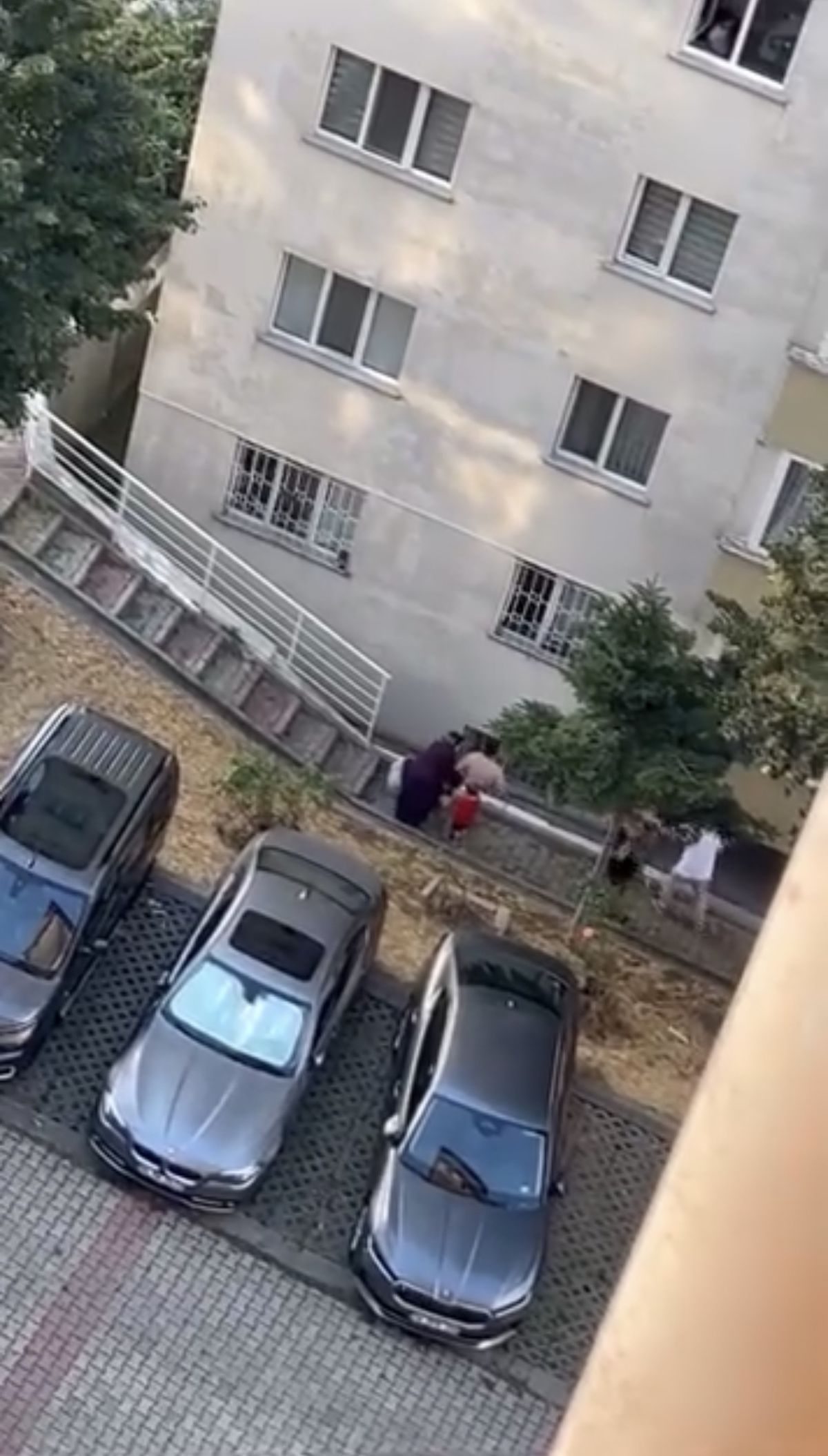 Kağıthane'de 9'uncu kattaki evin açık bırakılan penceresinden düşen 1,5 yaşındaki Doruk hayatını kaybetti
