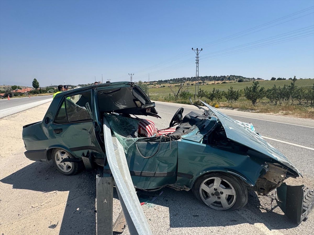 Karaman'da otomobilin bariyere çarptığı kazada 1 kişi yaralandı