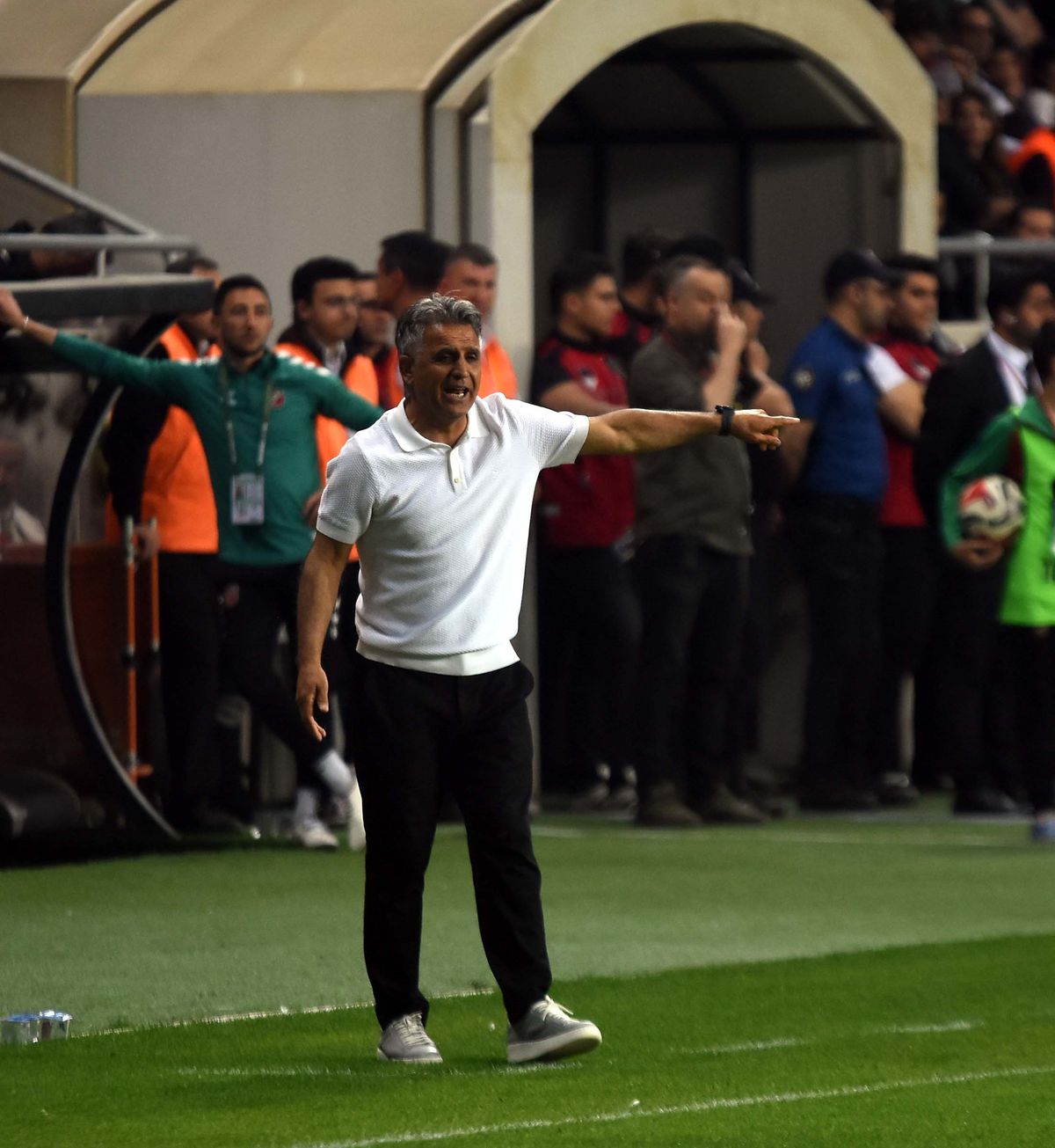 Karşıyaka işi sıkı tutacak