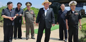 Kim, 5 bin tonluk destroyerdeki silahların testini izledi
