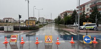 Konya'da sağanak hayatı olumsuz etkiledi