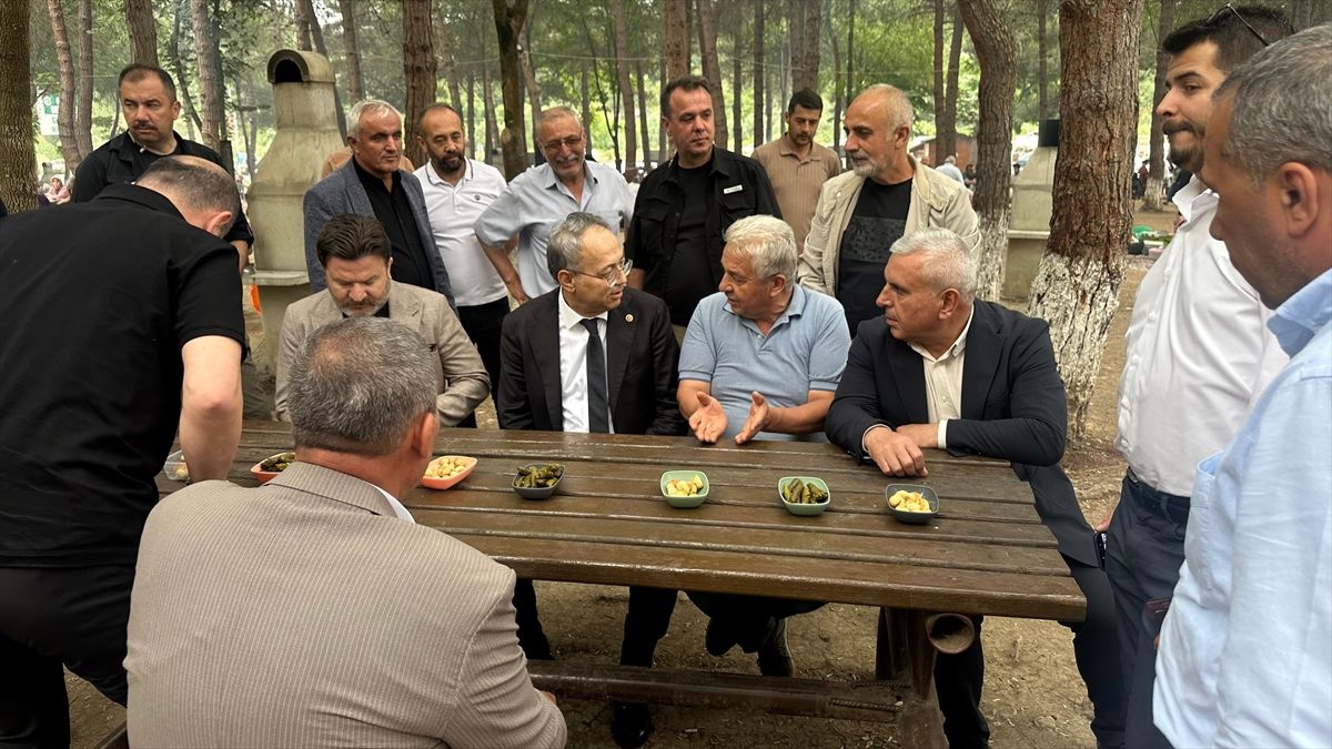 MHP Genel Başkan Yardımcısı Topsakal, Samsun'da vatandaşlarla buluştu