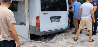 Osmaniye'de kazaya karışan minibüsün kıraathaneye girmesi sonucu 1 kişi öldü, 3 kişi yaralandı