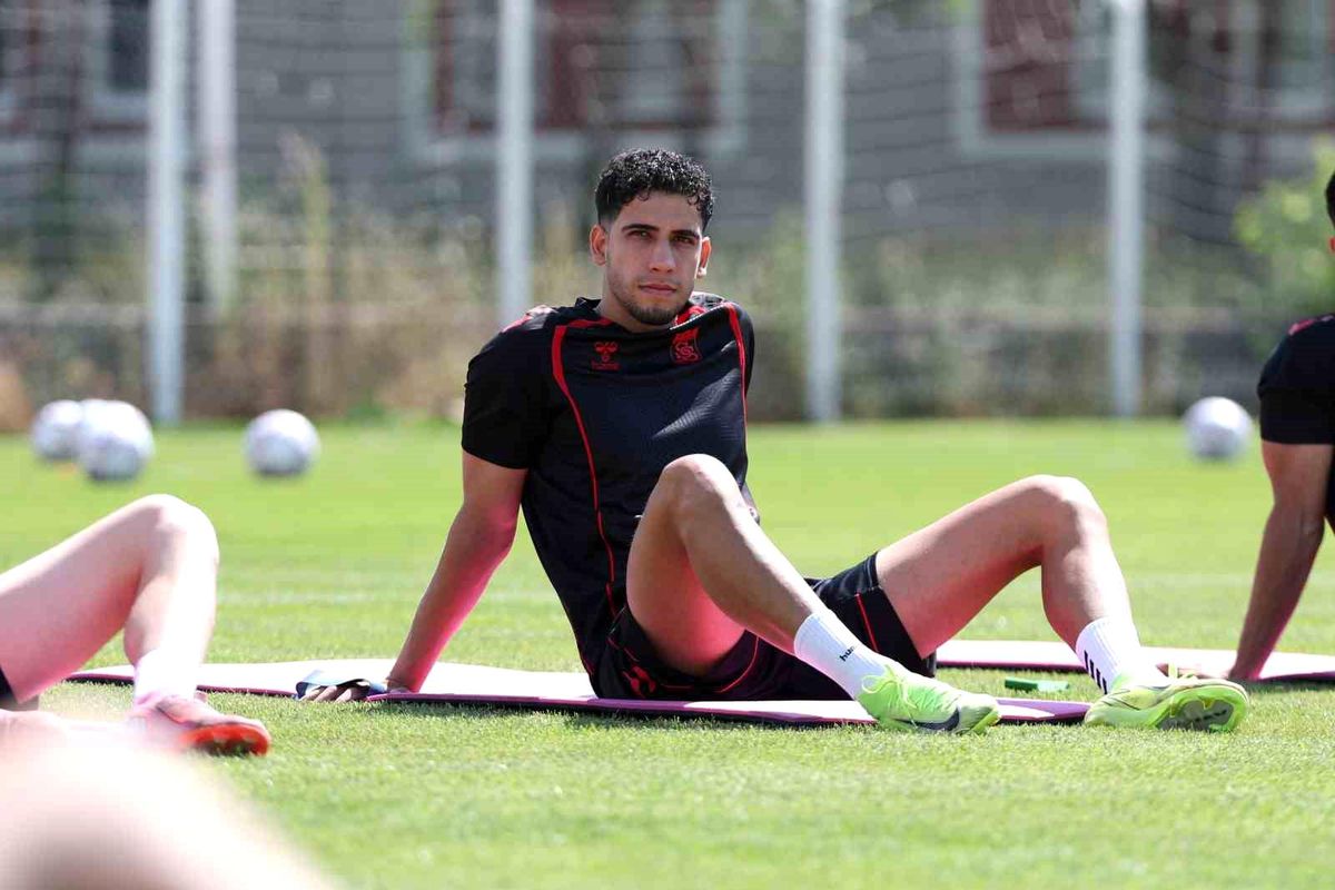 Sivasspor futbolcuları antrenmanda