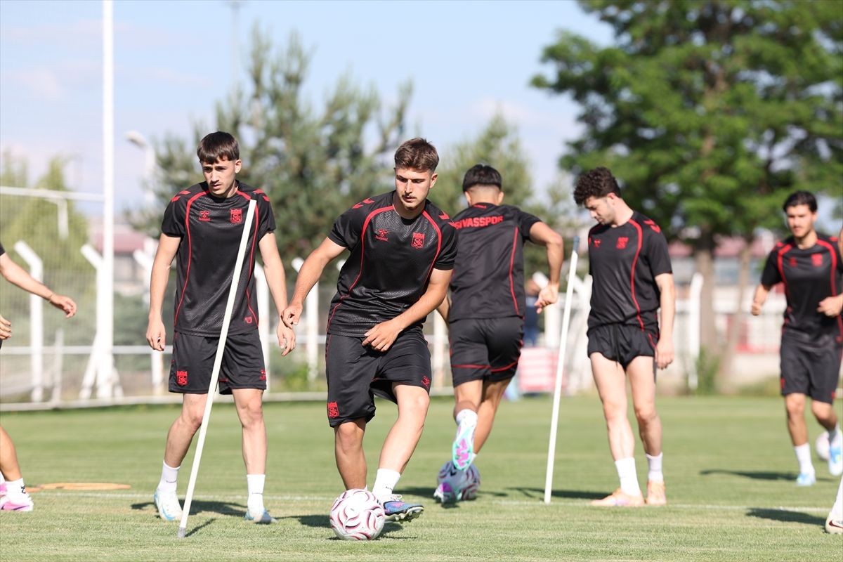 Sivasspor, yeni sezon hazırlıklarını sürdürdü