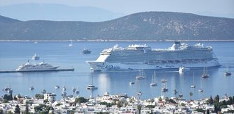 'Aroya' kruvaziyeri Bodrum'a 1532 turist getirdi