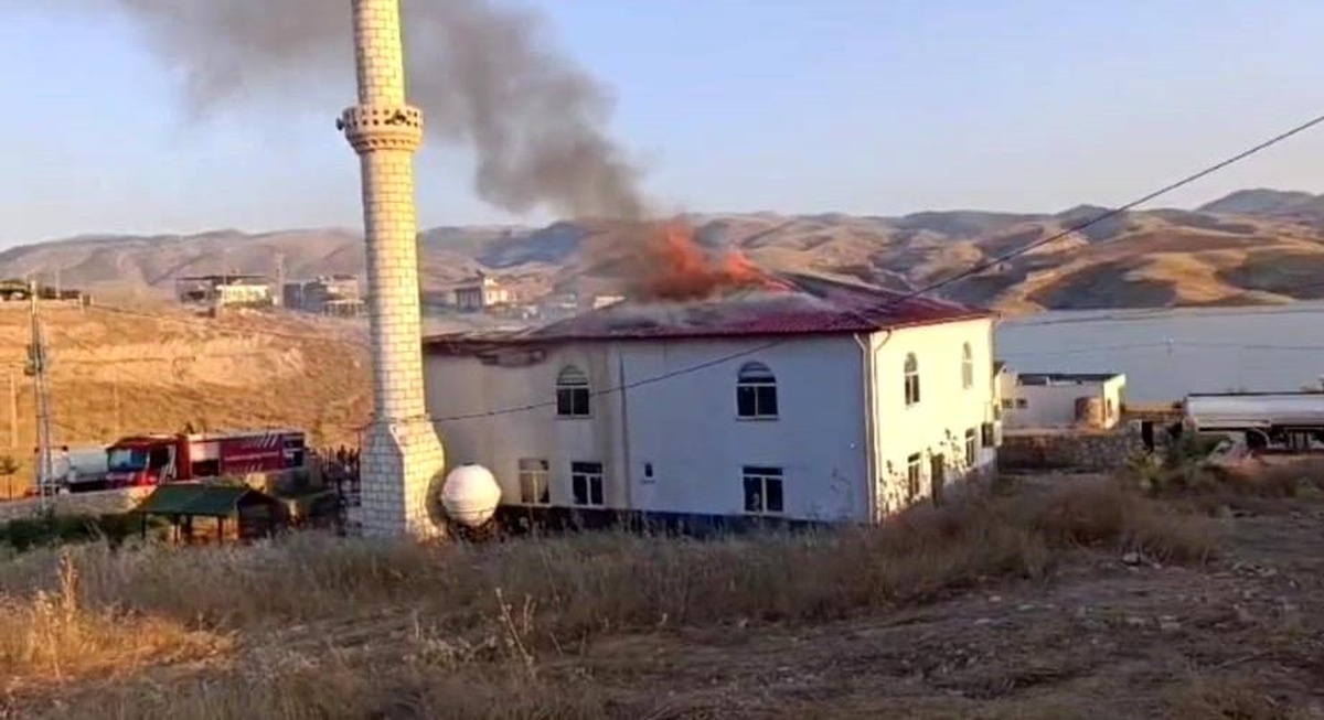 Batman'da caminin çatısında korkutan yangın