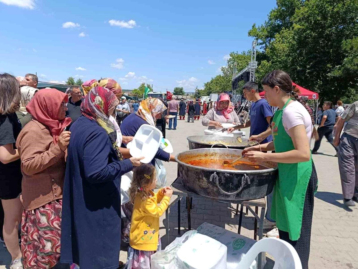 Bayramiç'te Mehmet Akif Ersoy hayırı ve etkinlikleri düzenledi