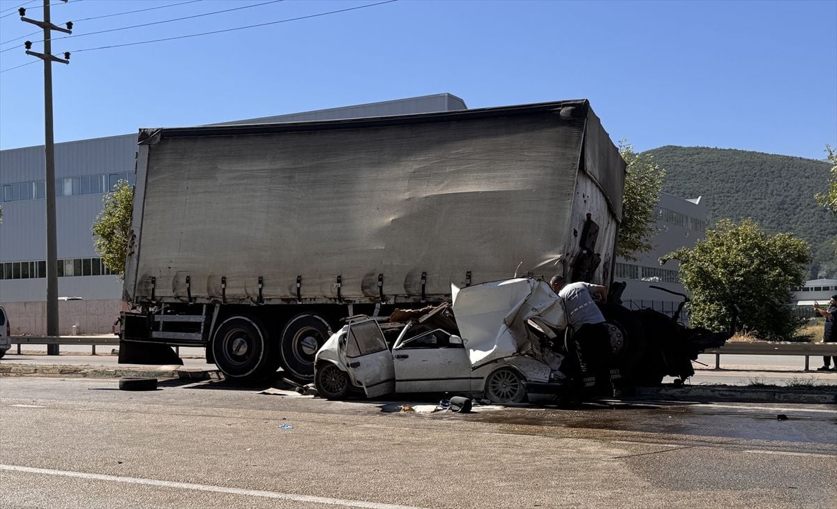 Bursa'da zincirleme trafik kazasında 3 kişi yaralandı