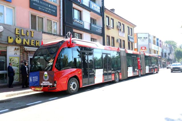 Bursa’nın metrobüsü ilk kez İnegöl’de görücüye çıktı