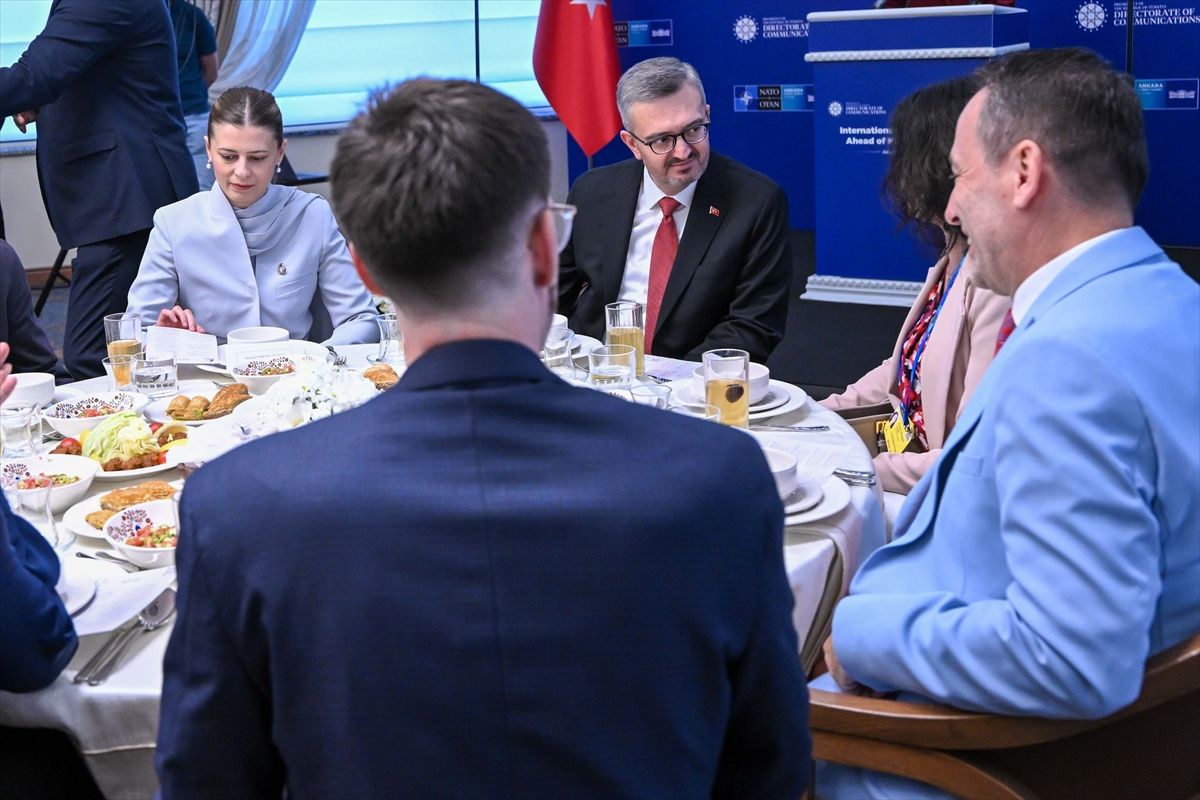 NATO Zirvesi öncesi basına gastrodiplomasi