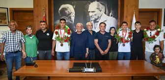 Demre'de genç pehlivanlar çoşkuyla karşılandı