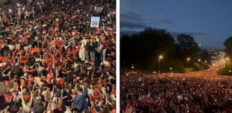 Dün gece olanlardan sonra tüm ülke sevinçten sokaklara döküldü
