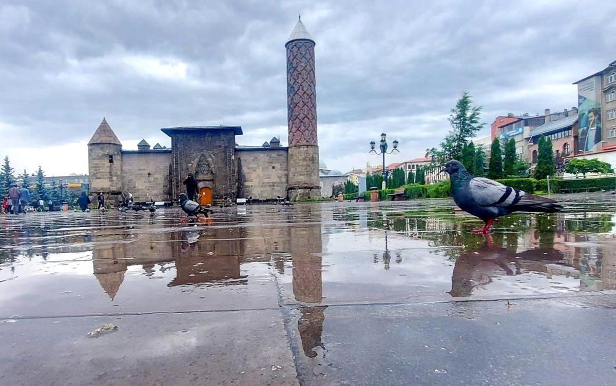 Erzurum ve Ardahan için 'sarı' kodlu uyarı: Kuvvetli sağanak ve sel riski