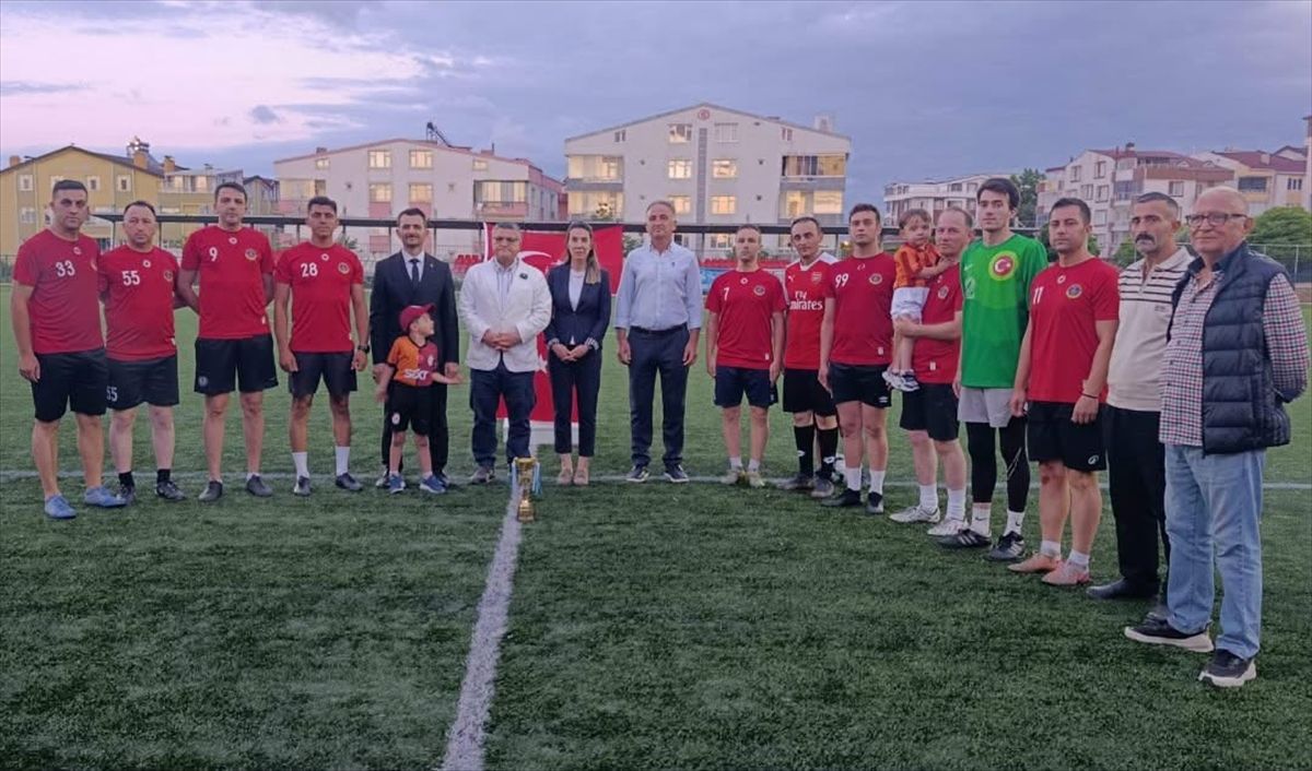 Gerze'de DMD hastası Emre için turnuva düzenlendi