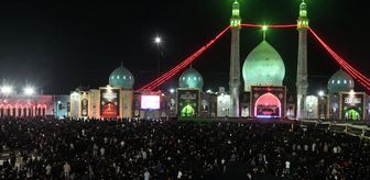 Hamaney'e veda töreninde tarihi anlar: Binlerce kişi sabah namazını bekliyor