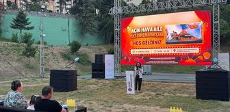 İstanbul'da koruyucu aileler ve koruma altındaki çocuklar açık hava sinemasında buluştu