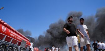 İzmir'de atık yönetim ve geri dönüşüm tesisinde yangın çıktı