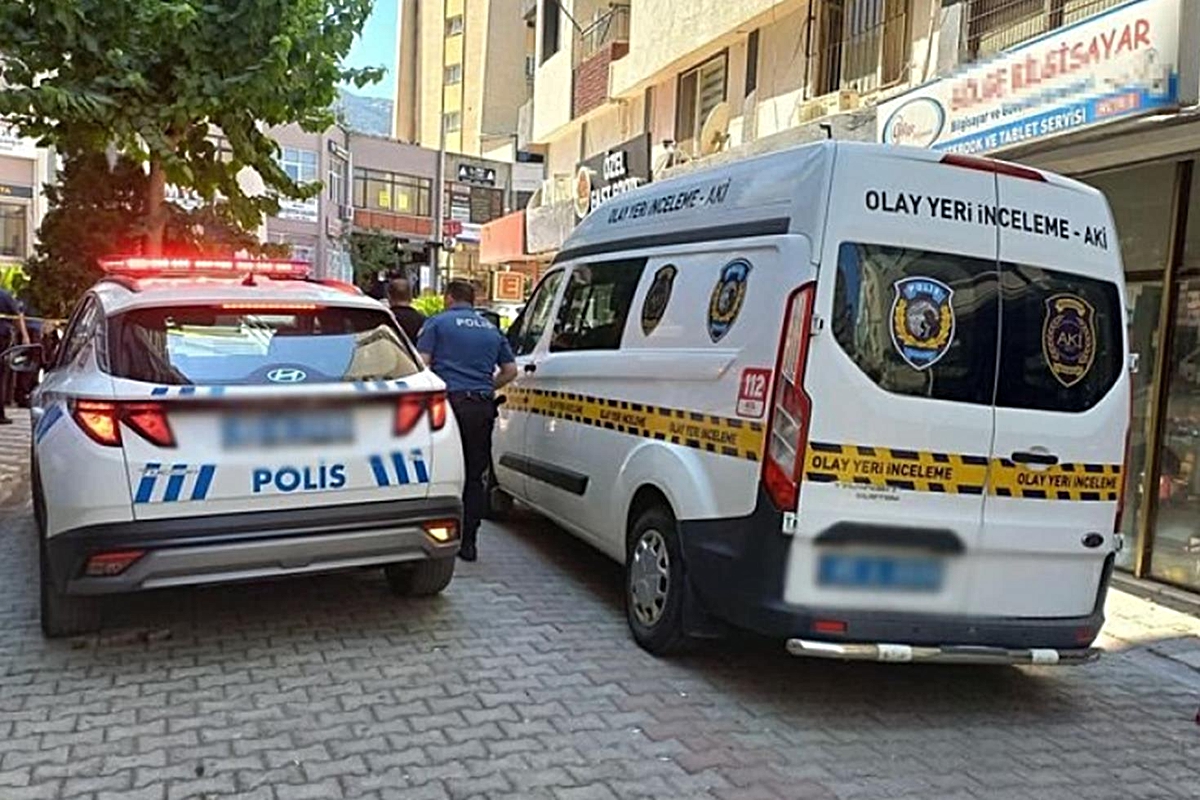 Manisa'da balkondan düşen kadın öldü