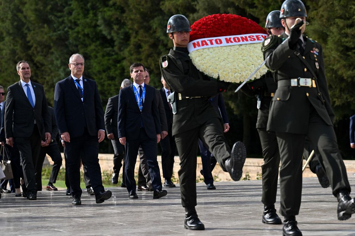 NATO heyeti Anıtkabir'i ziyaret etti