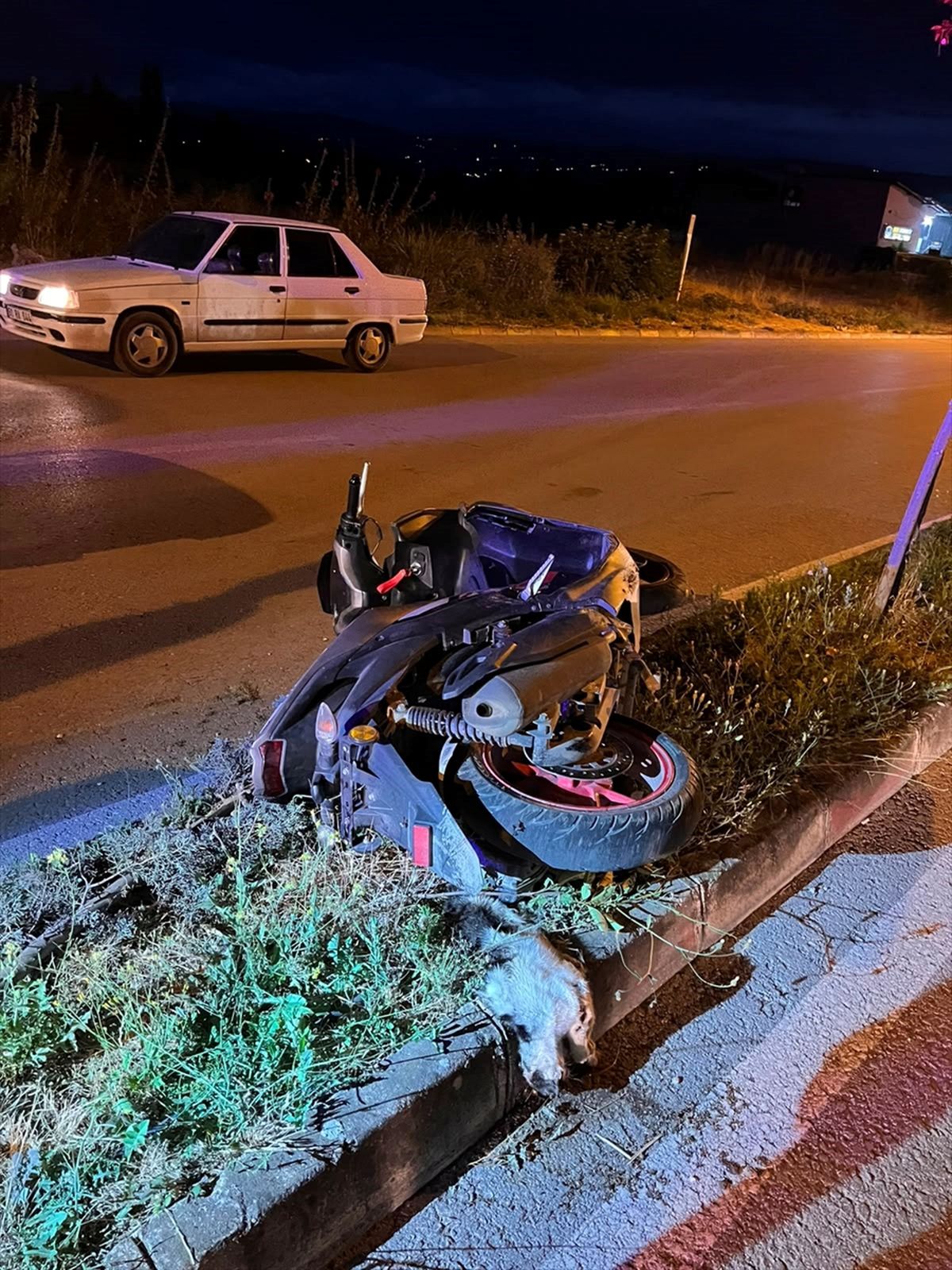 Tokat'ta kaldırıma çarpan motosikletin sürücüsü öldü