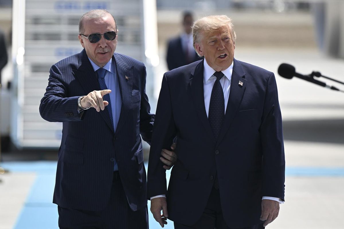 ABD Başkanı Donald Trump Ankara'da! Cumhurbaşkanı Erdoğan karşıladı, işte ilk görüntüler