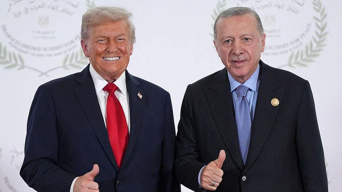 ABD Başkanı Donald Trump'ın Türkiye ziyareti ve NATO Zirvesi'ne katılımı.