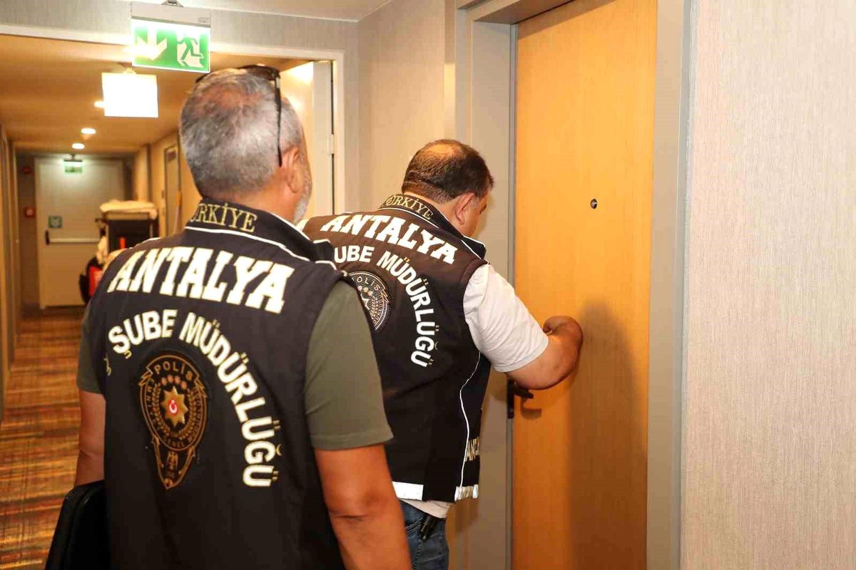 Antalya'da günübirlik konaklama yerleri ve araç kiralama firmalarına eş zamanlı denetim