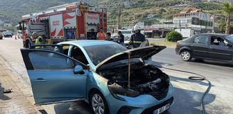 Antalya'da seyir halindeki otomobil yandı