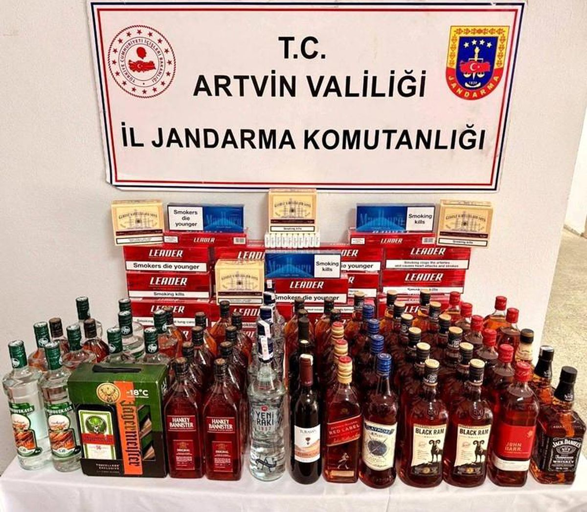 Artvin'de kaçak sigara, alkol ve tütün operasyonu