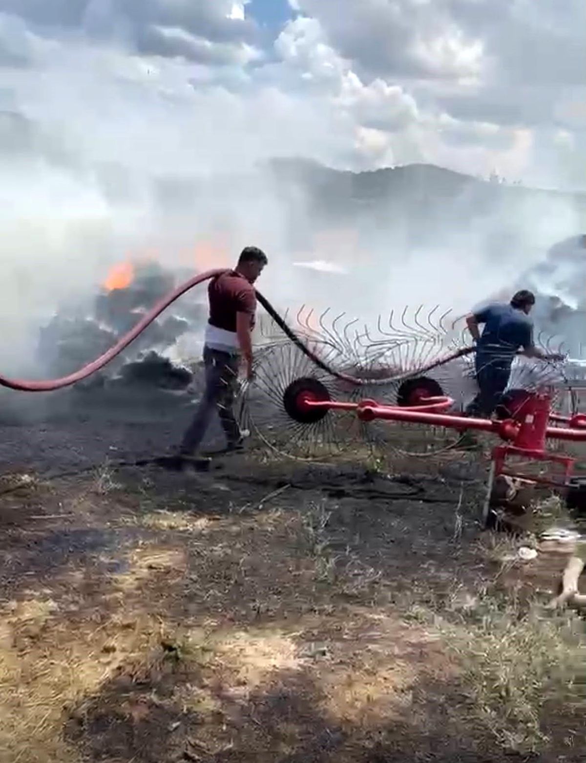 Burdur'da Samanlık Yangını: Çok Sayıda Balya Kül Oldu