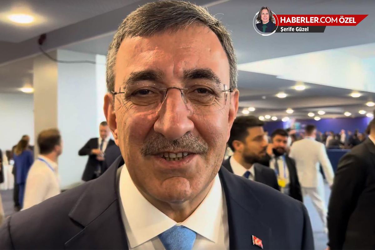 Cumhurbaşkanı Yardımcısı Cevdet Yılmaz konuşma yaparken