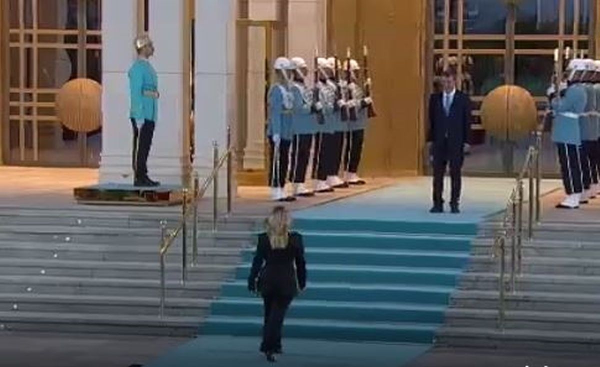 NATO Zirvesi'nde Yemeğe En Son Katılan Lider Meloni Oldu