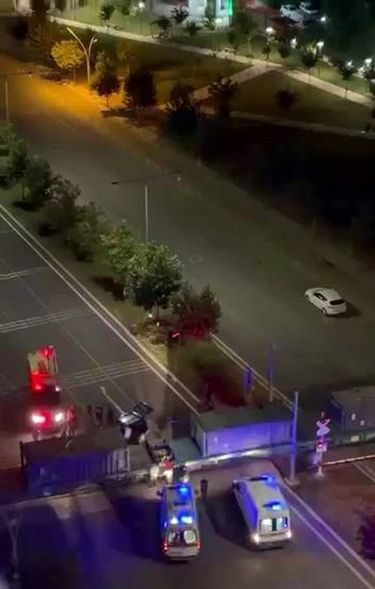 Diyarbakır'da yük treni ile çarpışan otomobil.